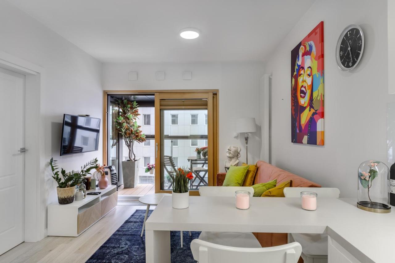 Lumina Luxury In Mennica Lägenhetshotell Warszawa